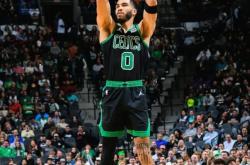 开云足球直播-凯尔特人横扫马刺，布拉德利统治全场的简单介绍