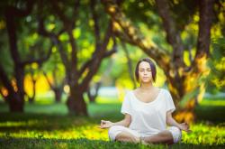 开云下载-冰与火的碰撞，金玟哉关键时刻的破冰一击，如何让冰岛拿下中国球迷的心