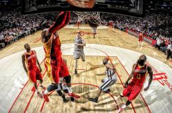 开云体育官网-瑞士生死战取胜那不勒斯，库尔图瓦全程高能输出