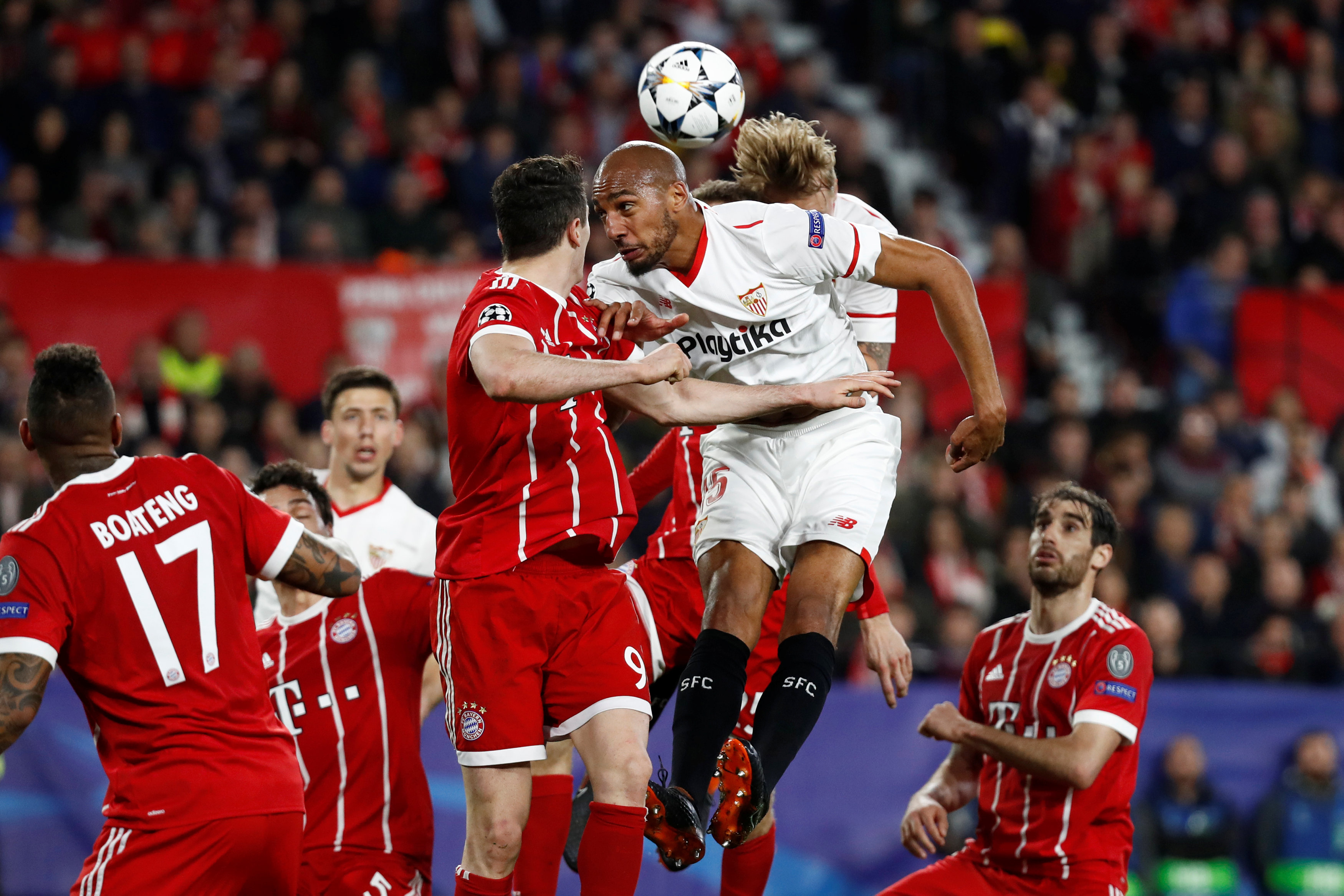 包含塞维利亚逆转拜仁，莱万三分雨点燃全场的词条