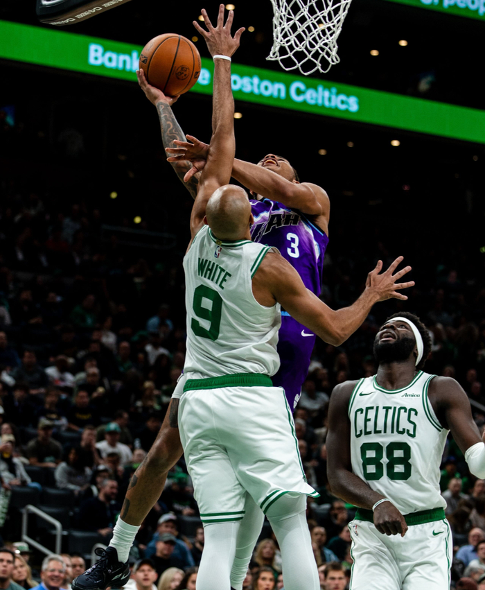 爵士强势凯尔特人B队,乔治·希尔关键制胜的简单介绍 爵士强势凯尔特人B队,乔治·希尔关键制胜的简单介绍