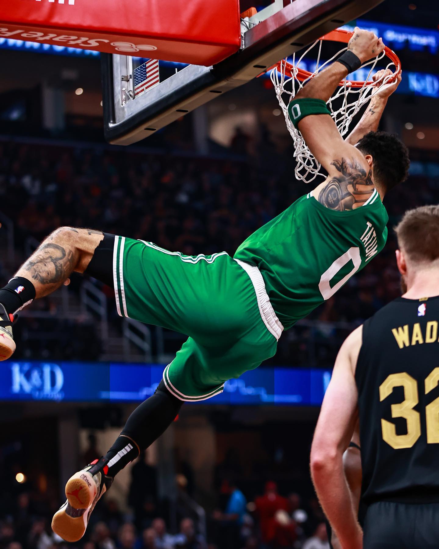 凯尔特人绝杀掘金,萨姆·米切尔完成帽子戏法的简单介绍 凯尔特人绝杀掘金,萨姆·米切尔完成帽子戏法的简单介绍