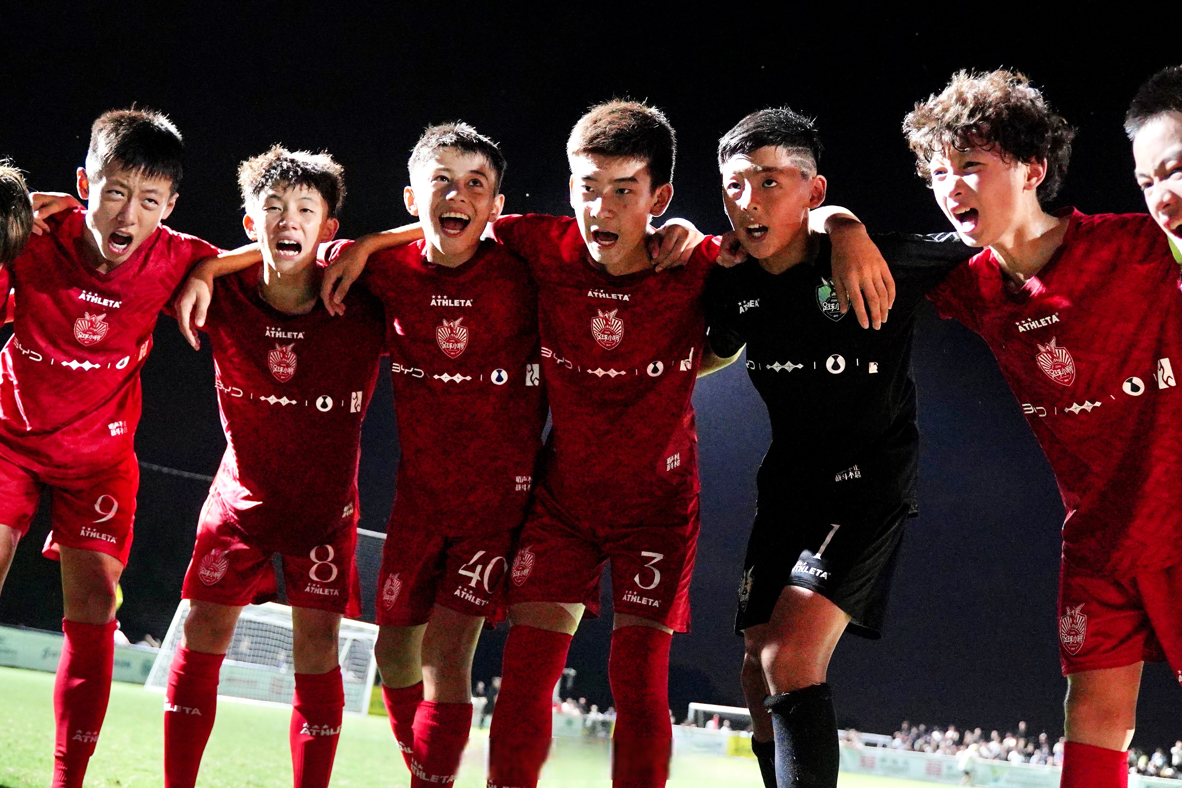 英勇竞争!球员们彰显拼搏精神 英勇竞争!球员们彰显拼搏精神