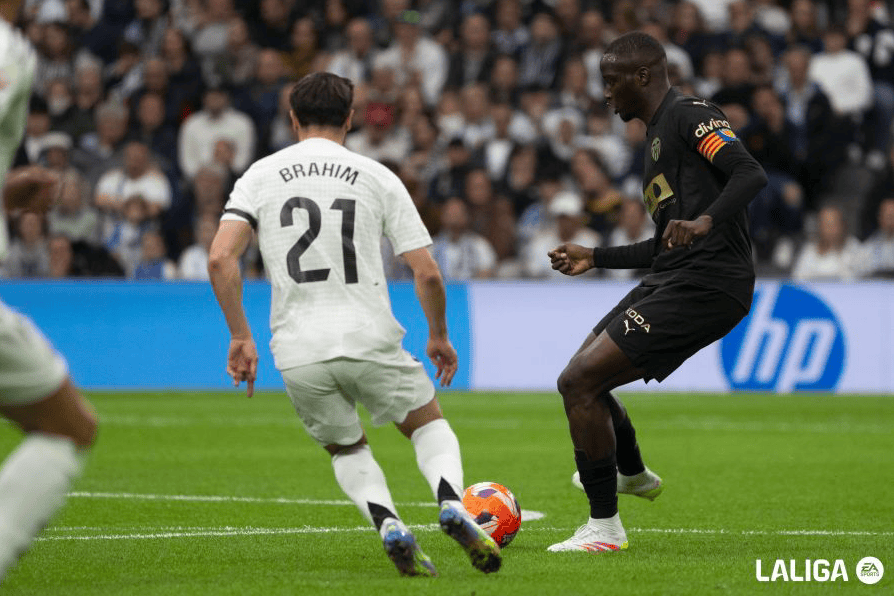 关于皇马轻取瓦伦西亚晋级西甲杯赛四强的信息 关于皇马轻取瓦伦西亚晋级西甲杯赛四强的信息