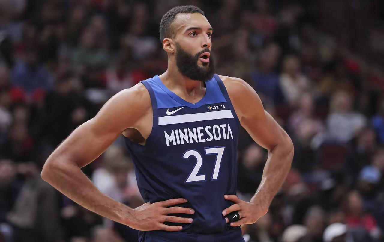 爵士在主场惨败掘金，戈贝尔内线遭受压制的简单介绍