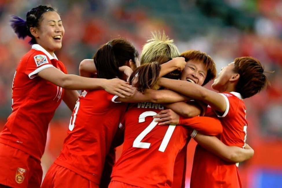 关于球迷期待女足将士取得好成绩，国家队备战中的信息