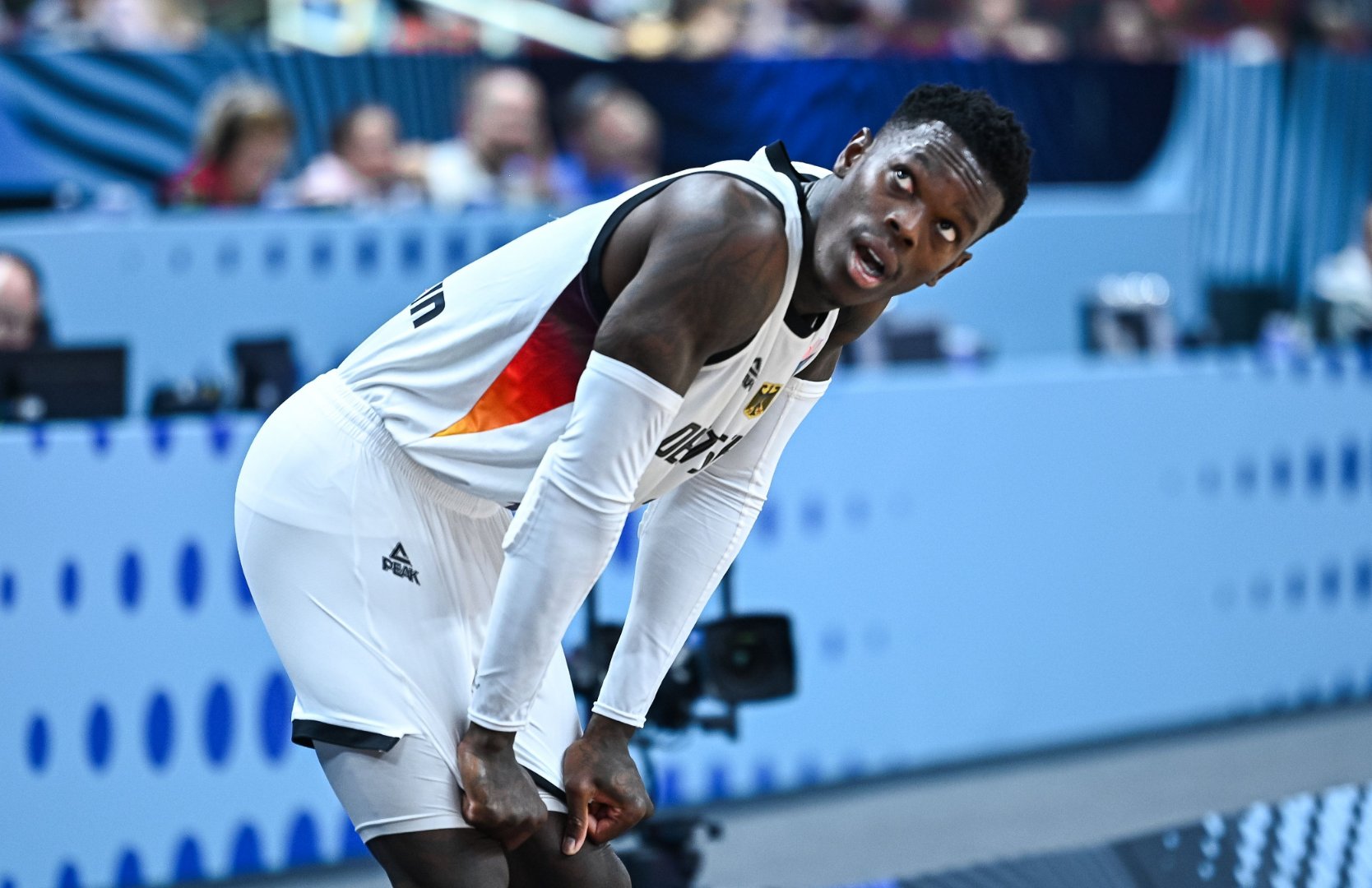 包含几内亚队球员赴欧洲参加比赛的词条