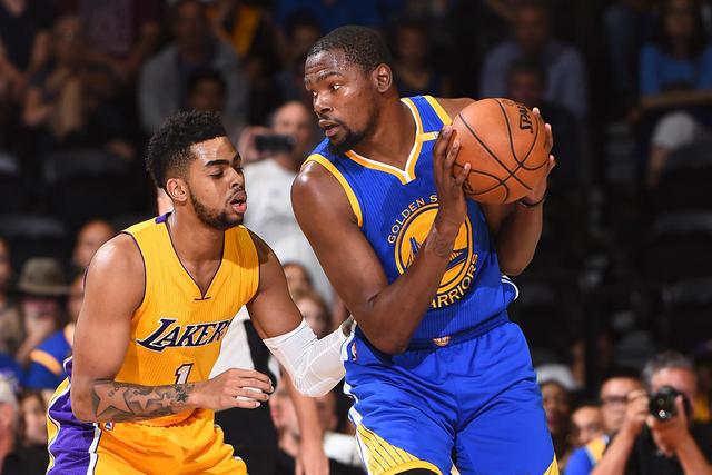 红牛二队轻取威廉姆斯,拉塞尔点燃赛场 红牛二队轻取威廉姆斯,拉塞尔点燃赛场