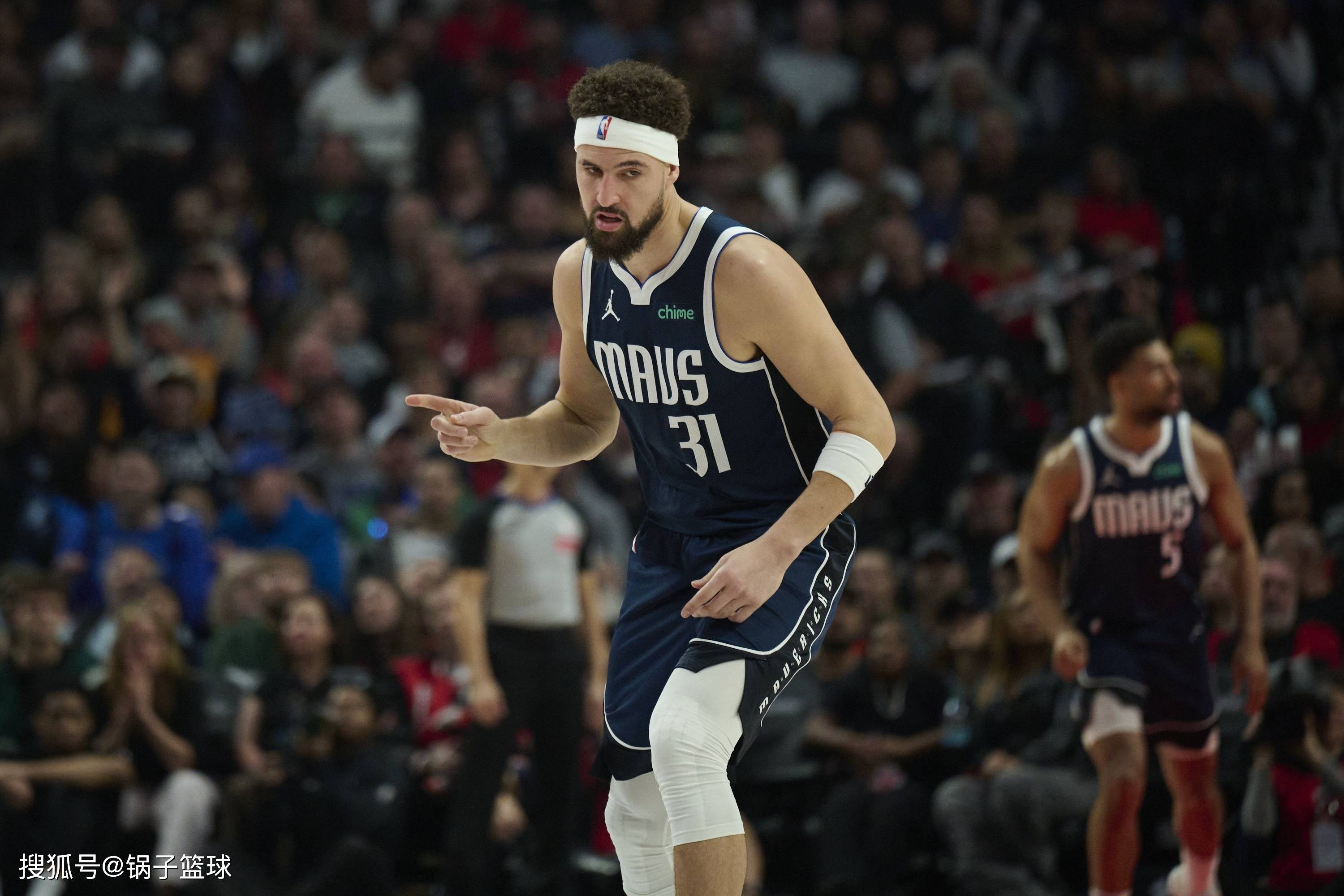 包含掘金强势独行侠，哈里斯惊艳世界的词条