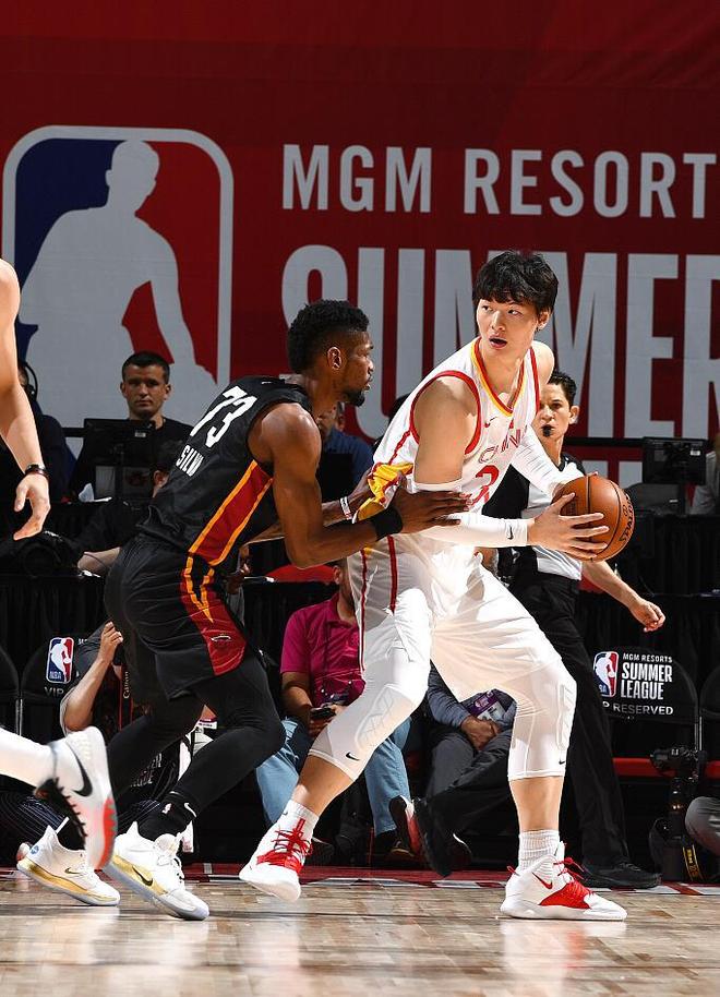 包含摩洛哥鏖战瓦伦西亚,罗本一己之力扛起全队的词条 包含摩洛哥鏖战瓦伦西亚,罗本一己之力扛起全队的词条