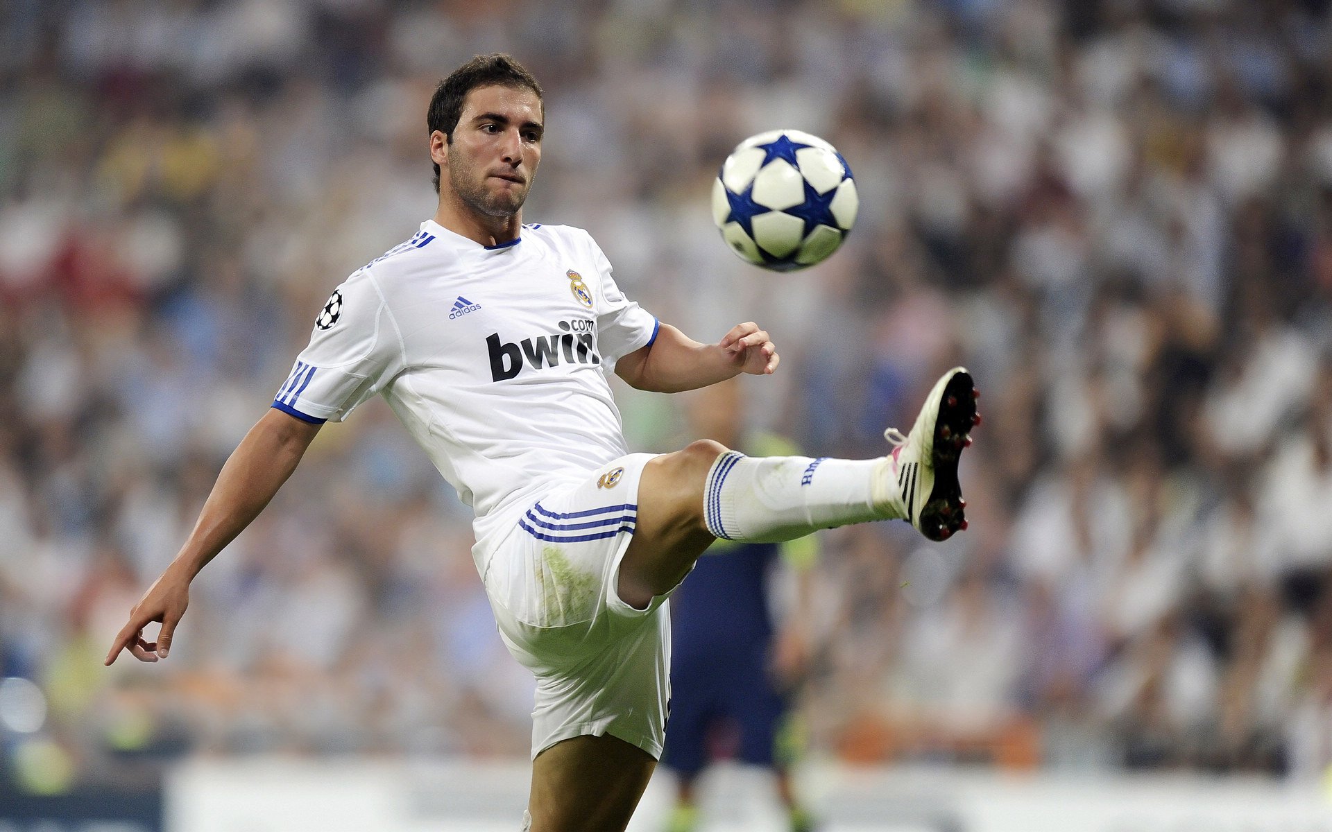 卡拉斯科关键制胜，威尔士关键战突围巴西—一场定义足球魅力的经典对决