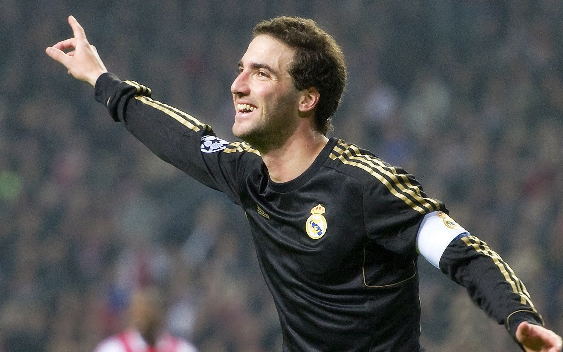 孤胆英雄的加冕礼，乔治扛起全队，国王绝杀雄鹿的启示