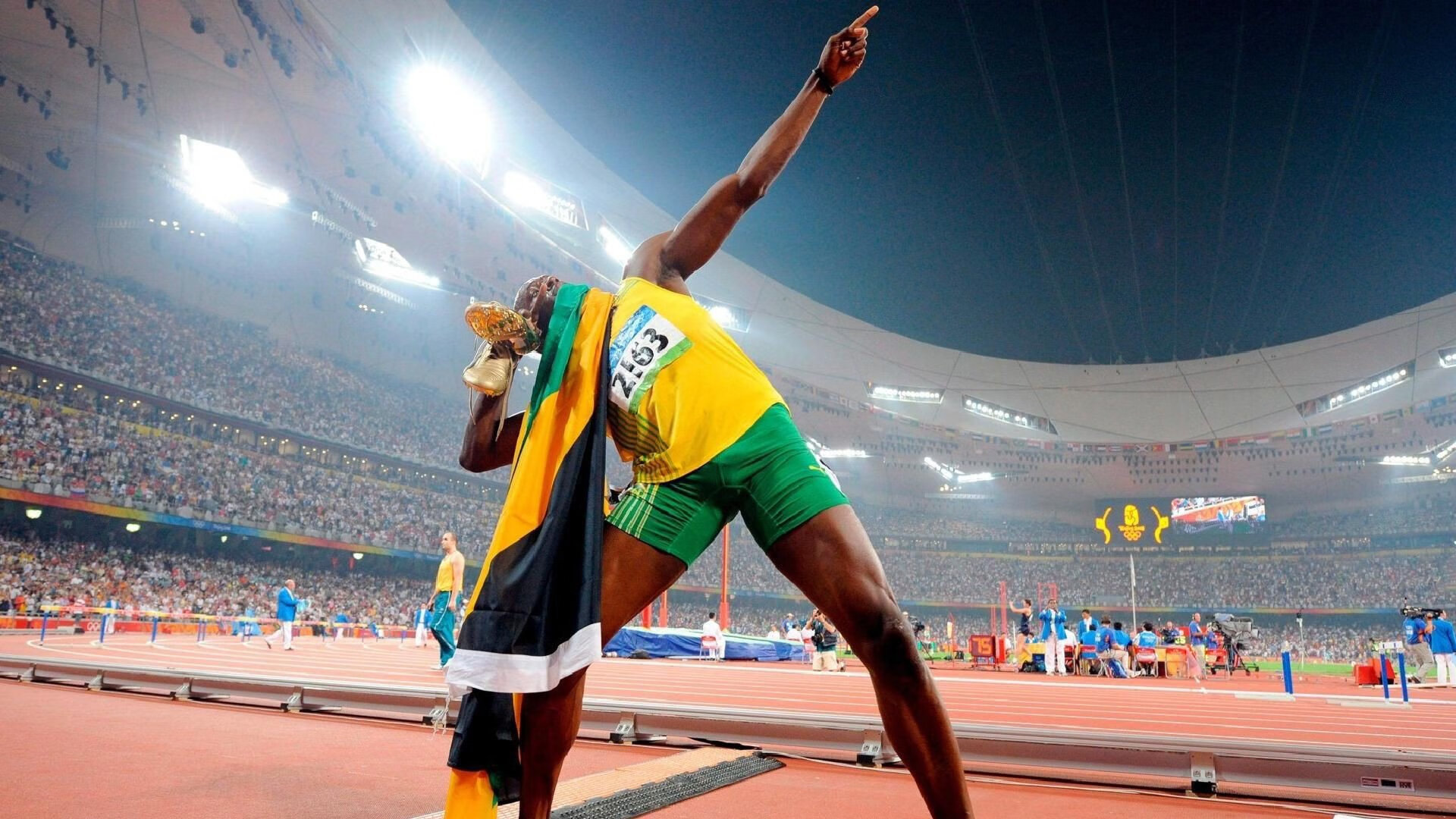 终场前1.3秒,那一记击穿南粤与江南防线的指尖传球—胡明轩的制胜助攻,是篮球最稀缺的唯一性